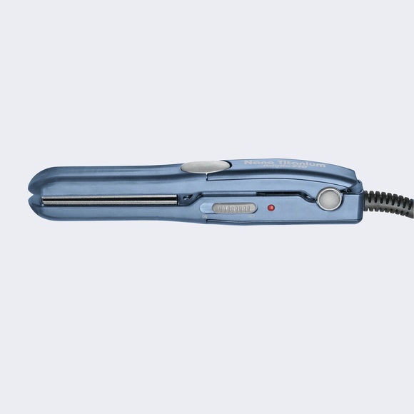 BaByliss Nano Titanium 1/2" Mini Straightener - Picture 2 of 6